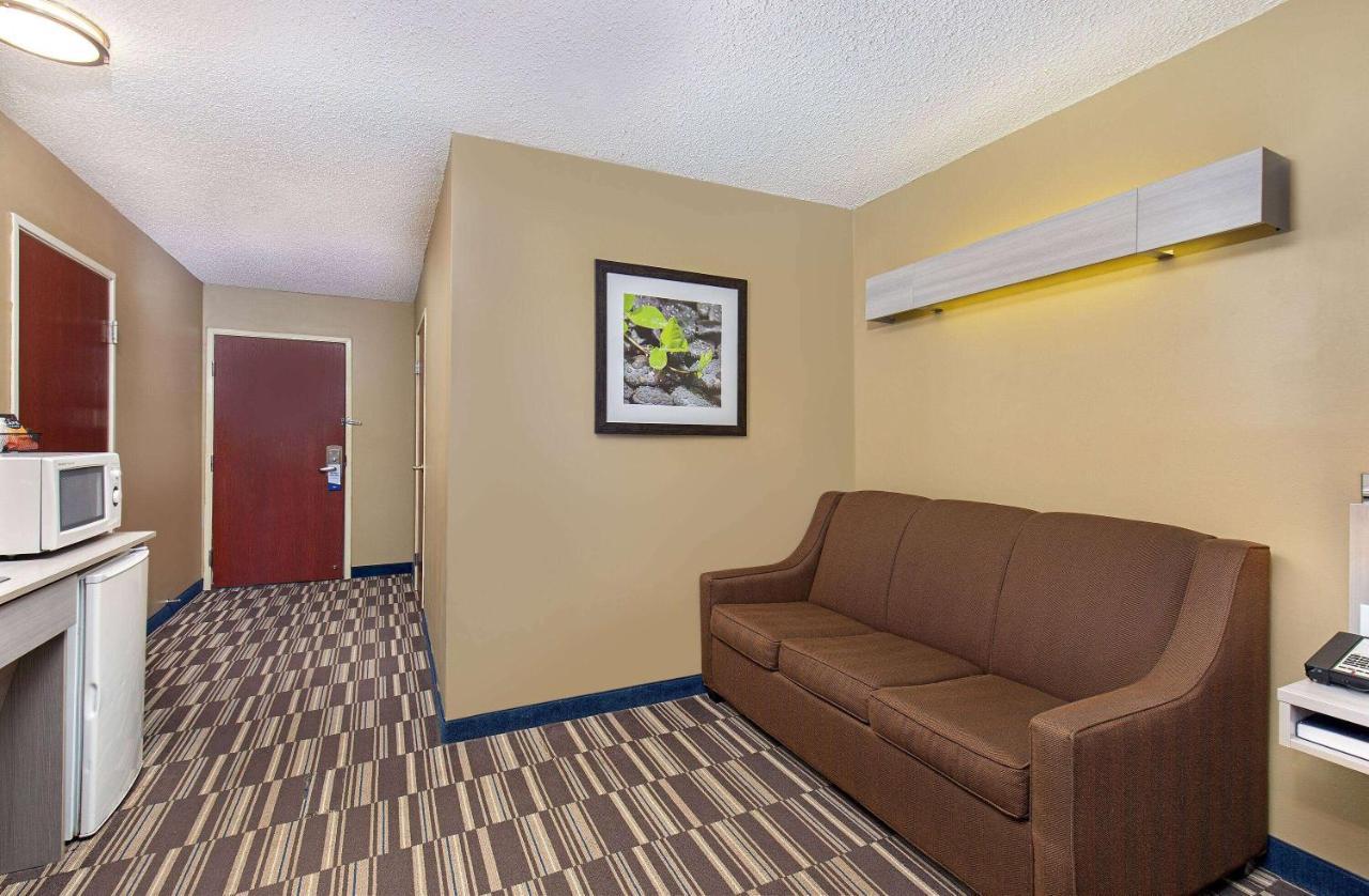 Microtel Inn & Suites By Wyndham Dry Ridge Exterior foto